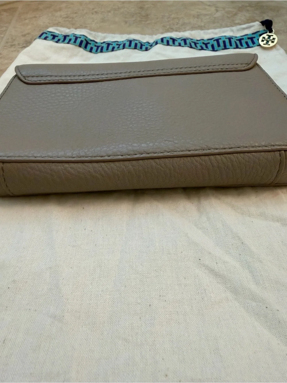 Tory Burch Amanda Gray Leather Logo Crossbody Chain Bag